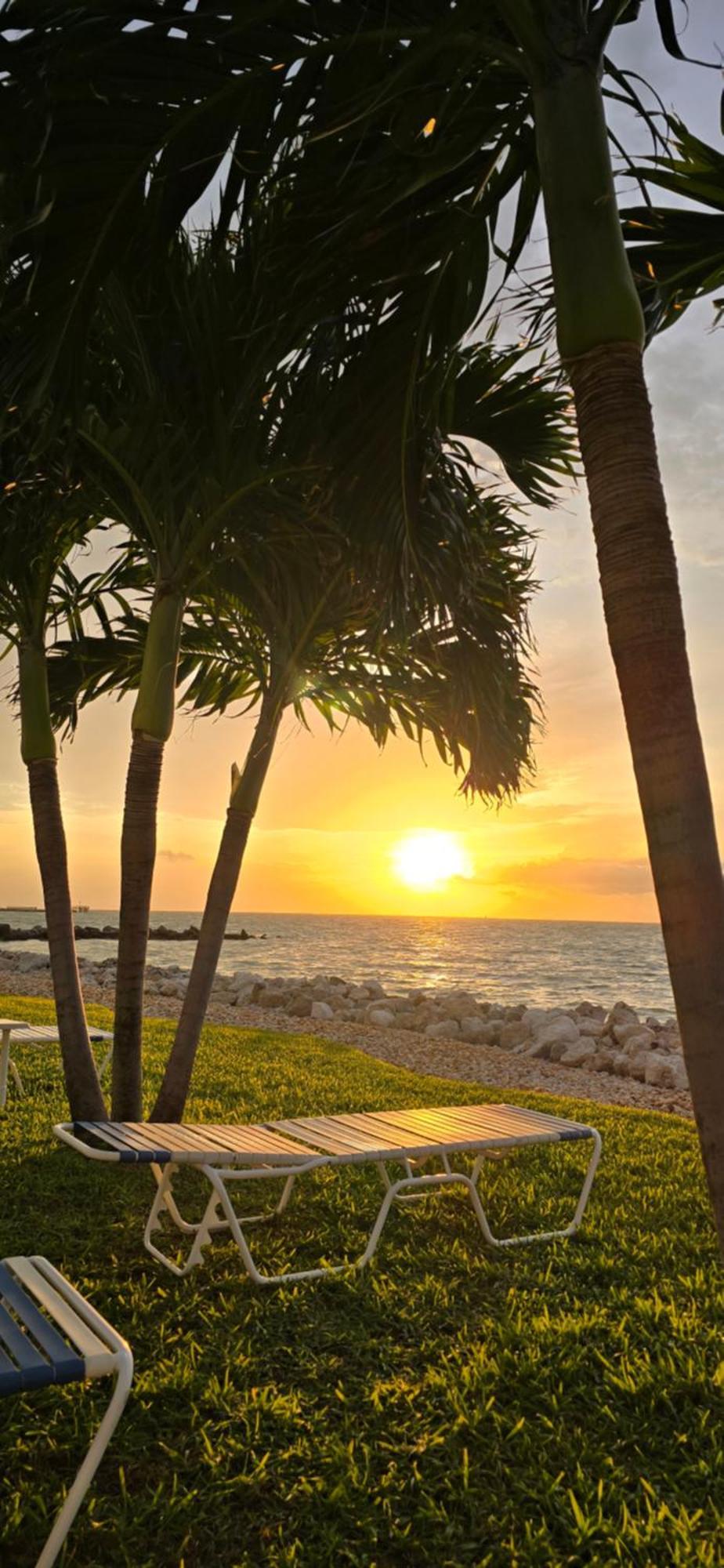 Aparthotel Paradise Awaits At Key Colony