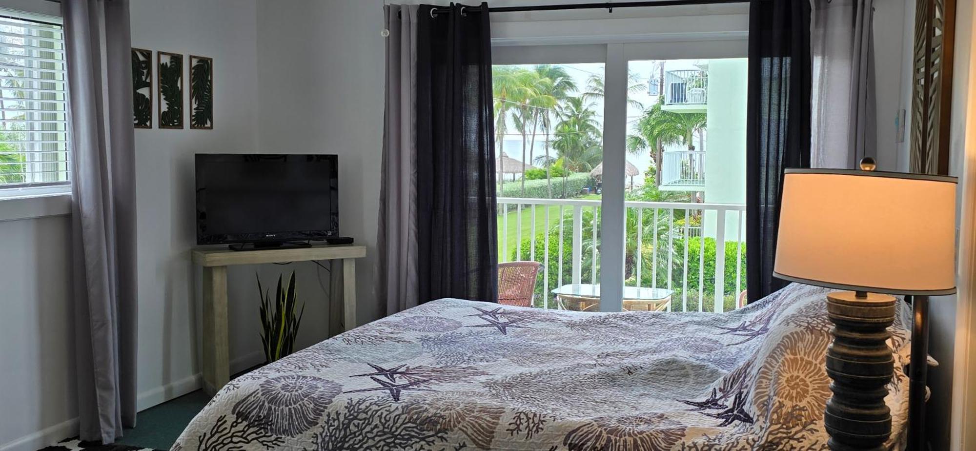 Aparthotel Paradise Awaits At Key Colony *