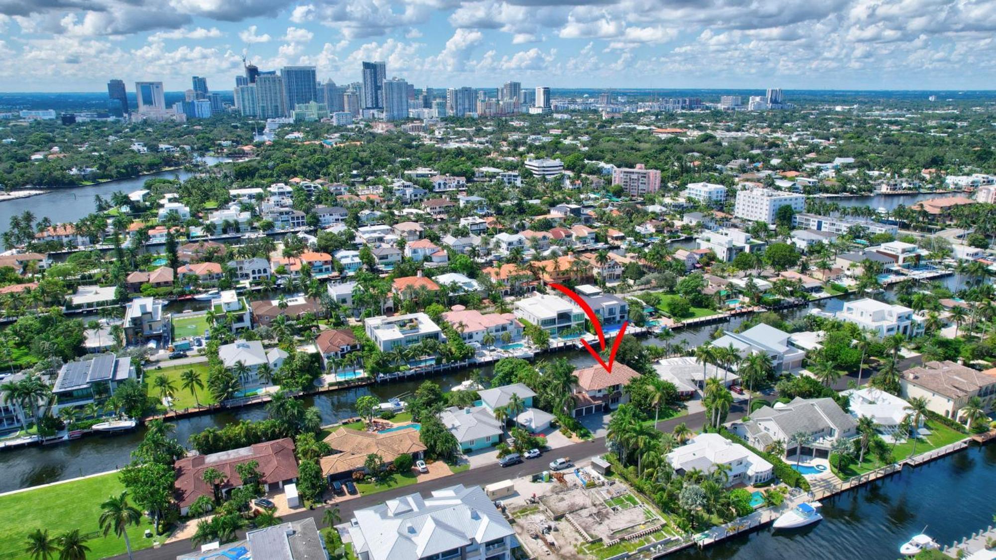Elegant Waterfront Estate 6br- 6.5ba