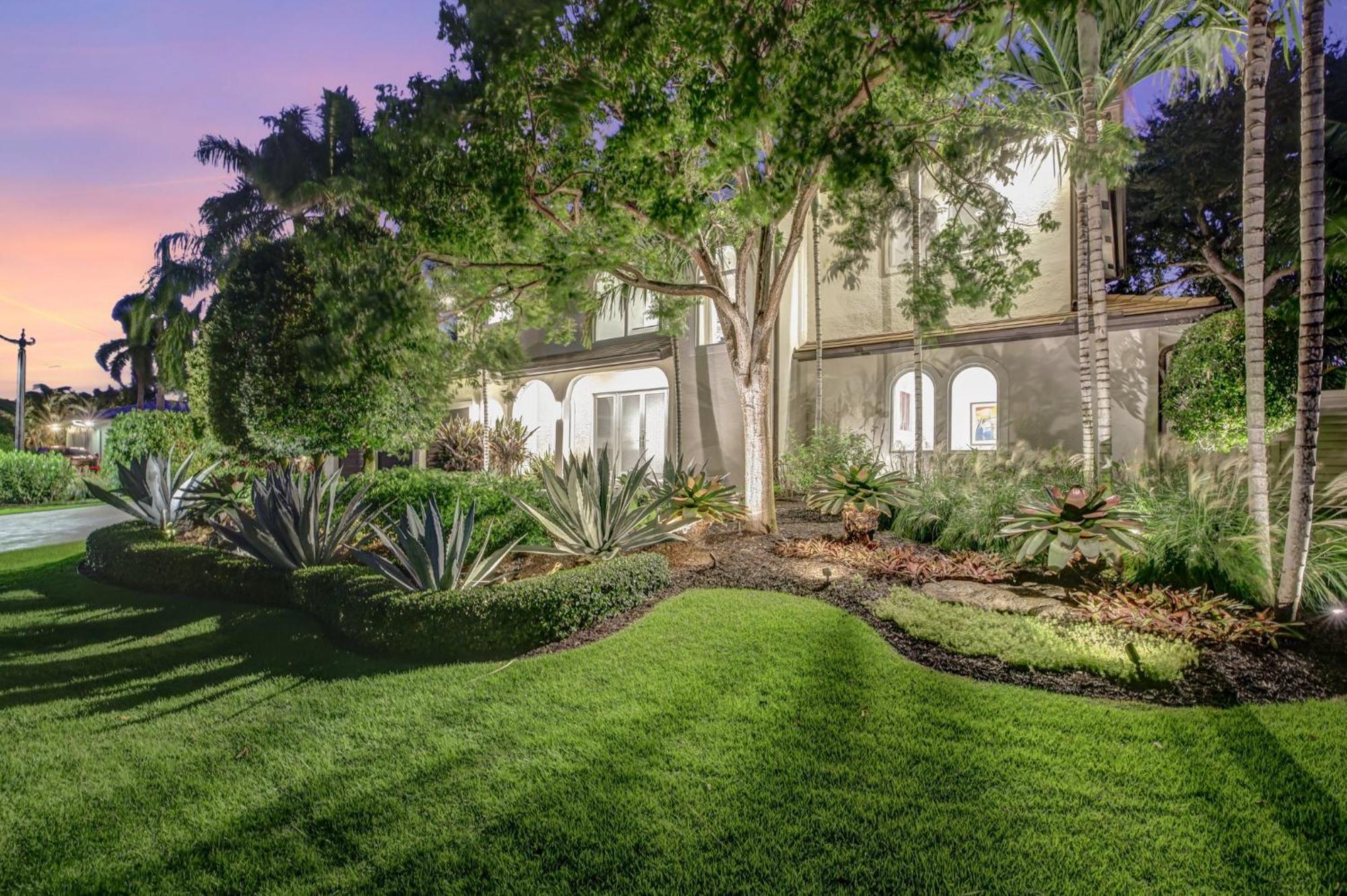 Elegant Waterfront Estate 6br- 6.5ba