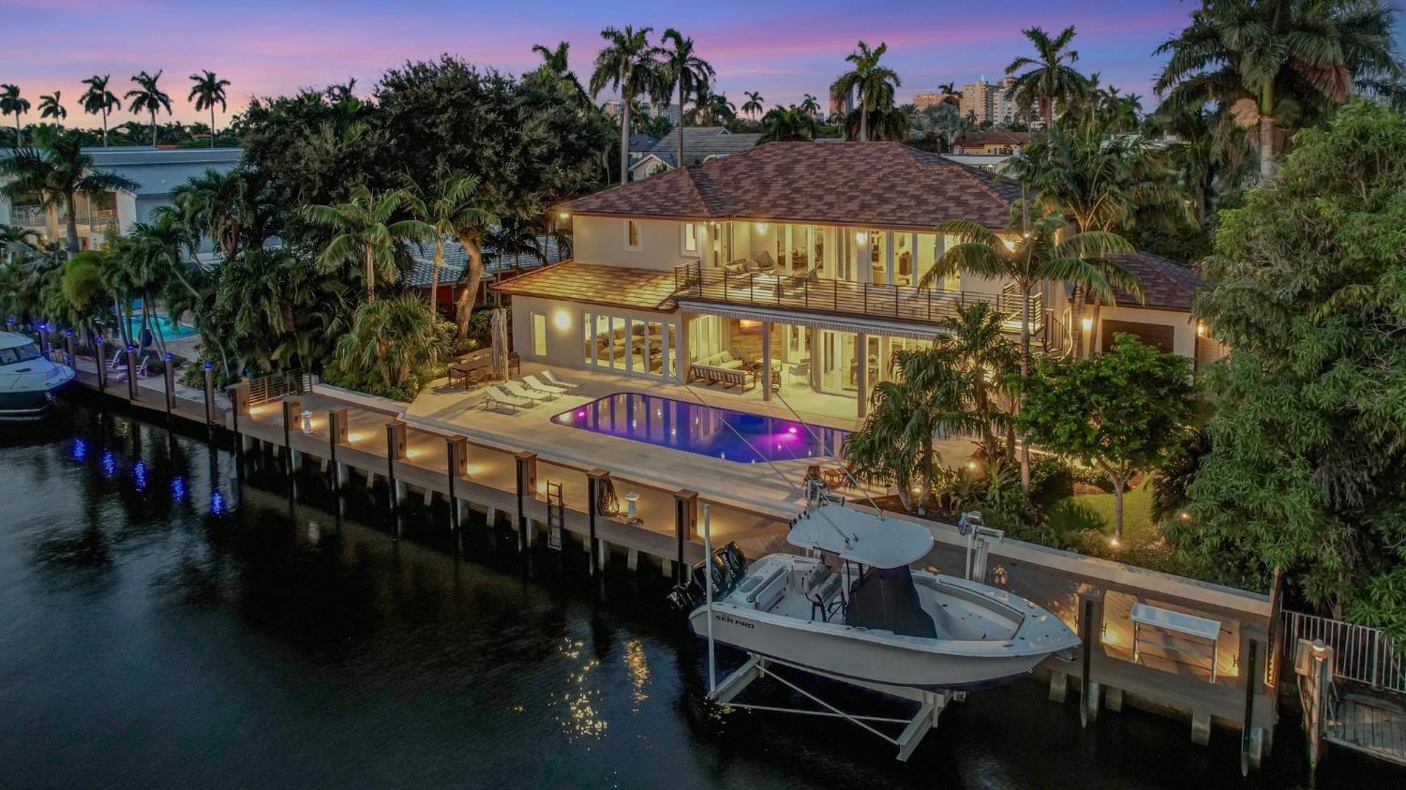 Elegant Waterfront Estate 6br- 6.5ba Fort Lauderdale