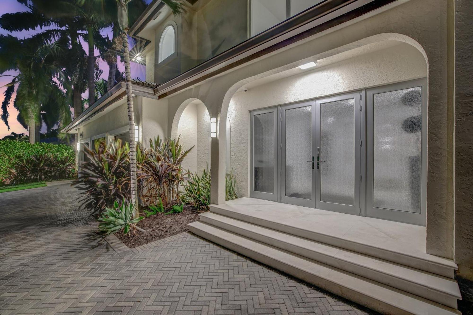 Elegant Waterfront Estate 6br- 6.5ba Holiday home Fort Lauderdale