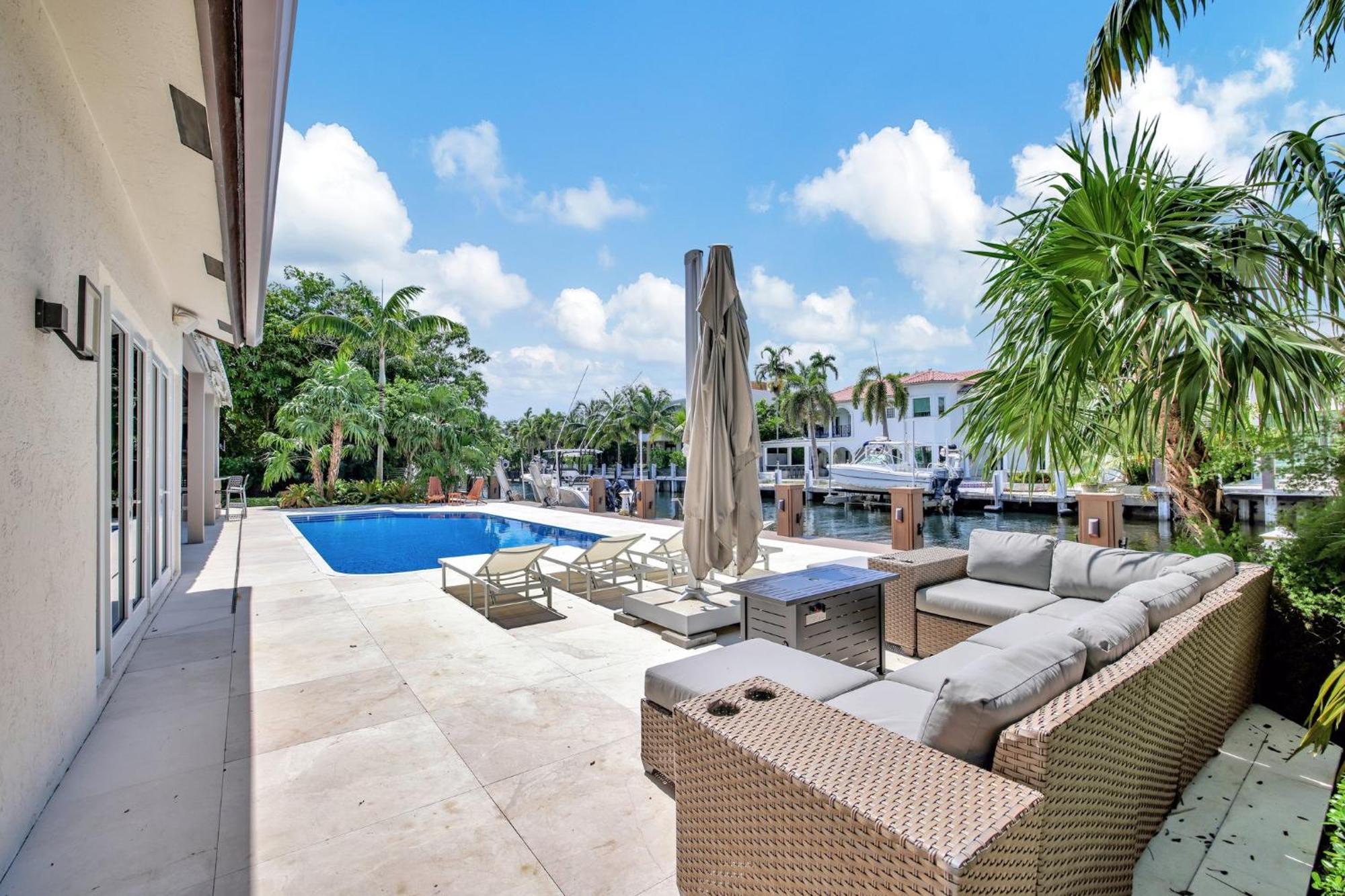 Elegant Waterfront Estate 6br- 6.5ba * Fort Lauderdale