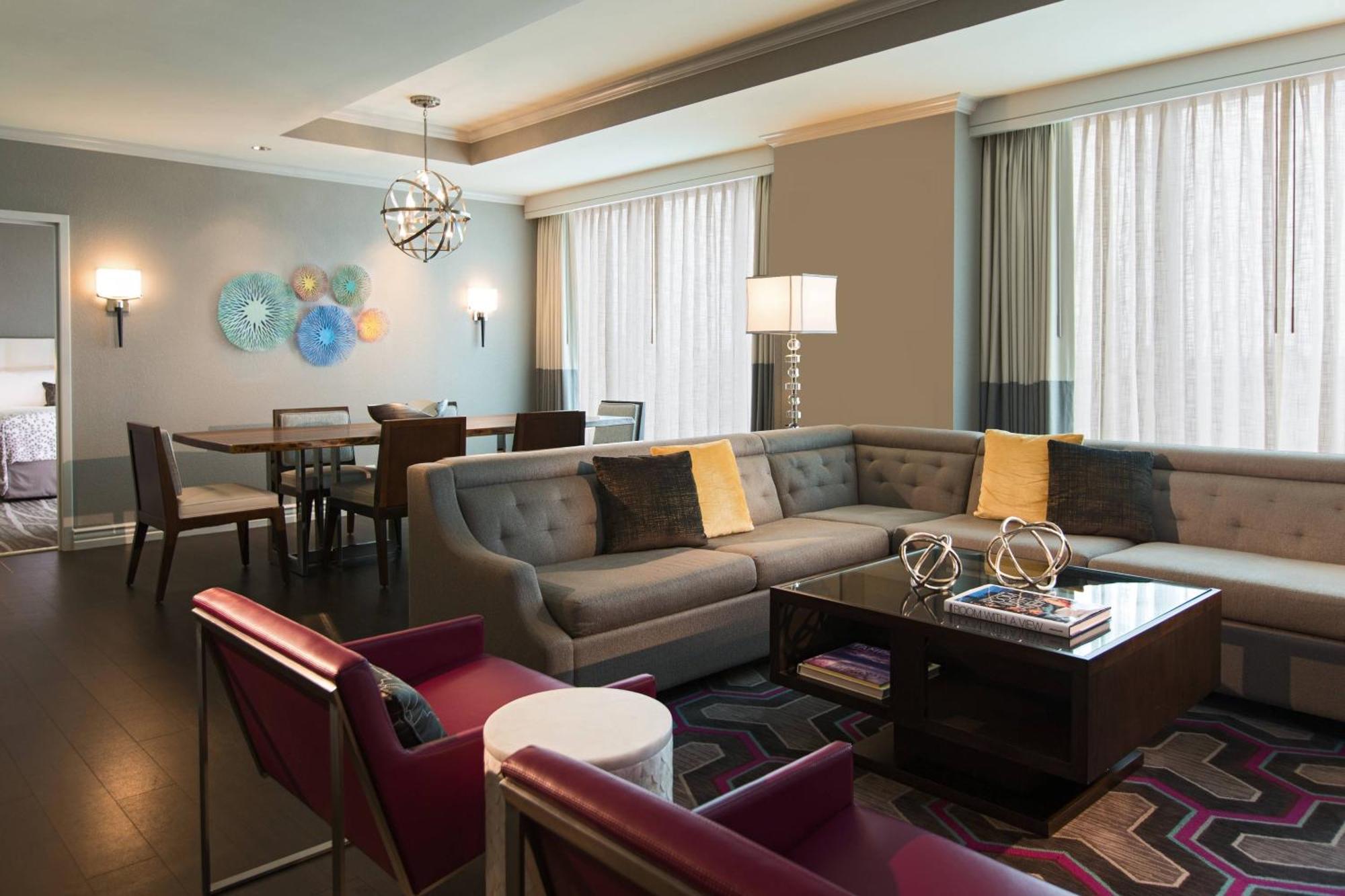 Renaissance International Plaza Hotel Tampa