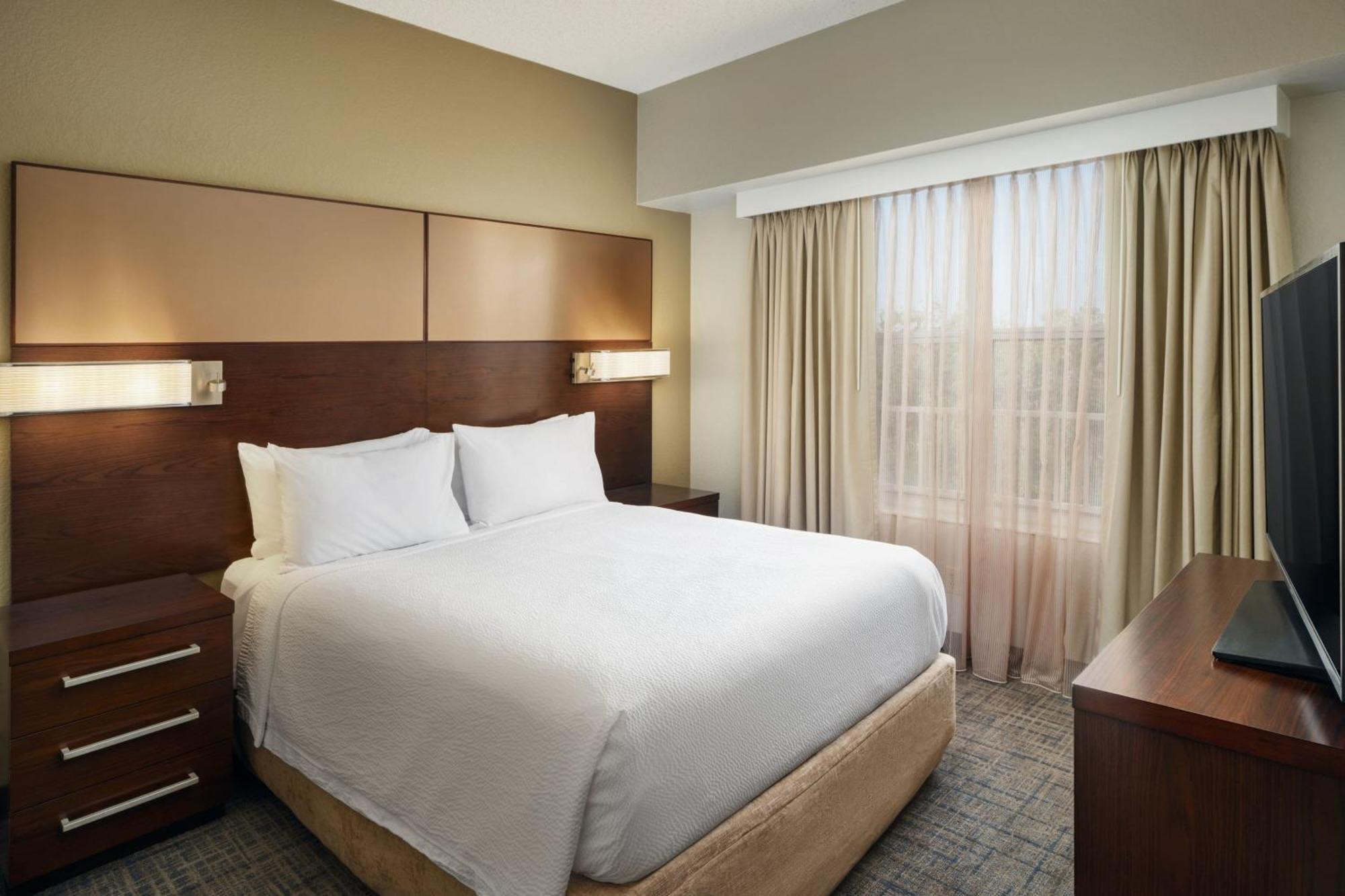 By Marriott Lauderdale Of Hotel Plantation