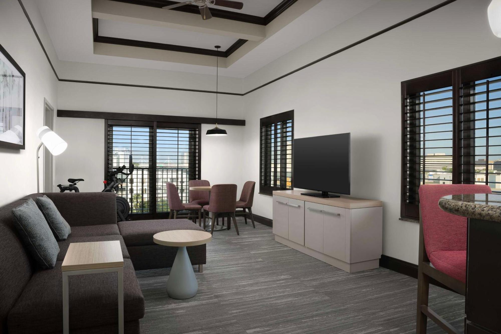 Hilton Garden Downtown Southbank 3*