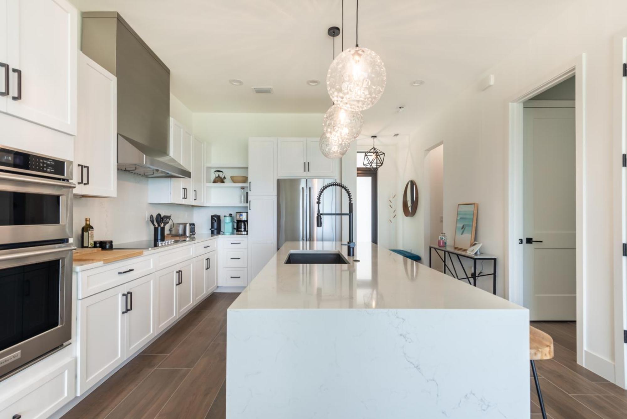 Oceanfront 4-bed Designer With Private Pool