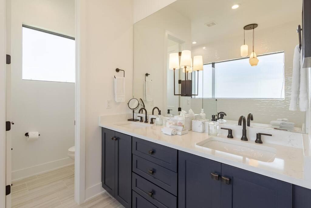 Oceanfront 4-bed Designer With Private Pool Melbourne Beach