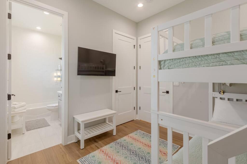 Oceanfront 4-bed Designer With Private Pool
