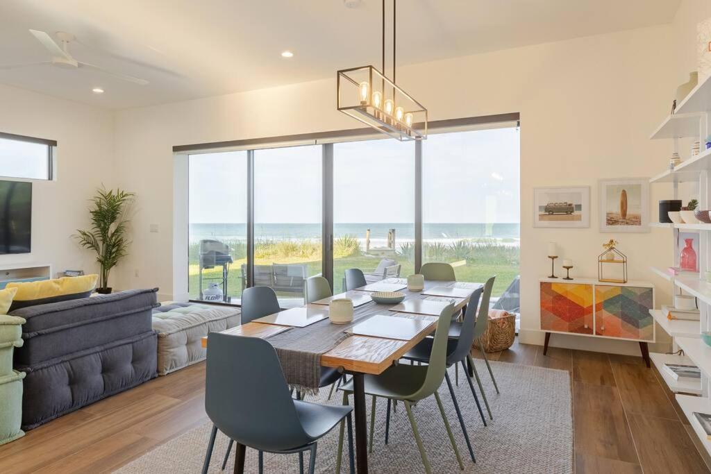 Villa Oceanfront 4-bed Designer With Private Pool