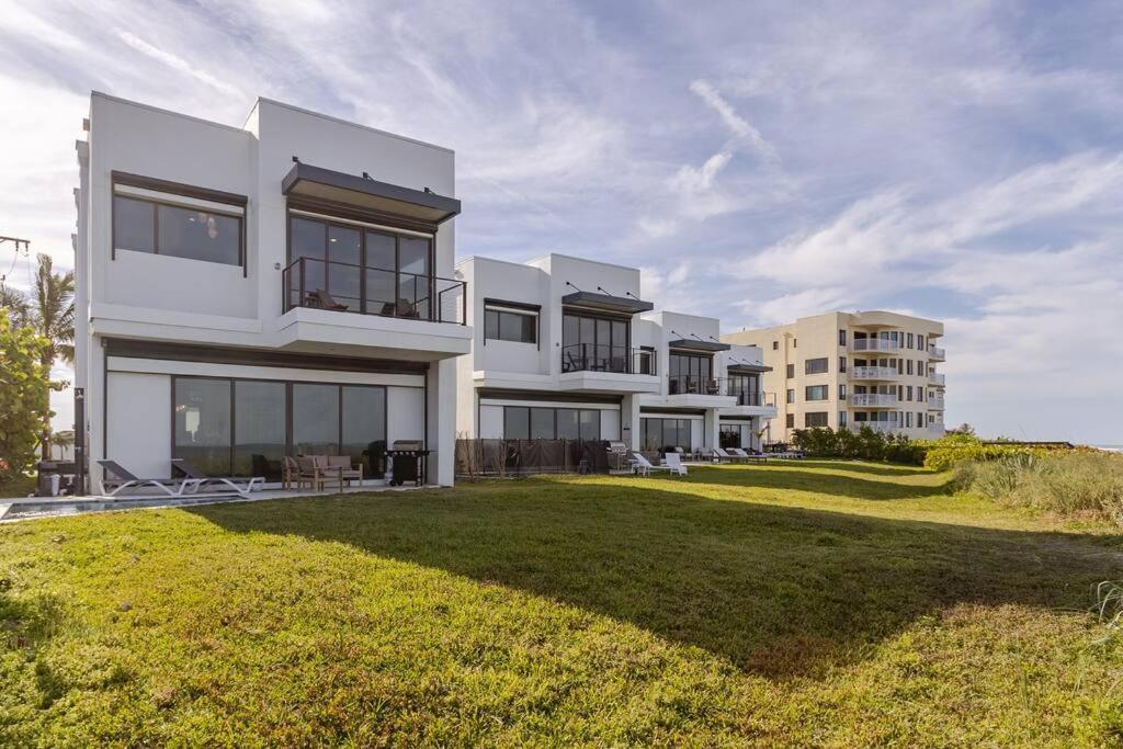 Oceanfront 4-bed Designer With Private Pool * Melbourne Beach