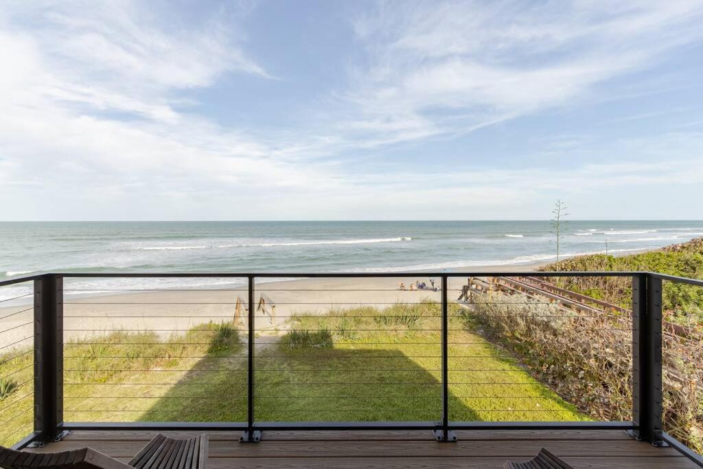 Oceanfront 4-bed Designer With Private Pool