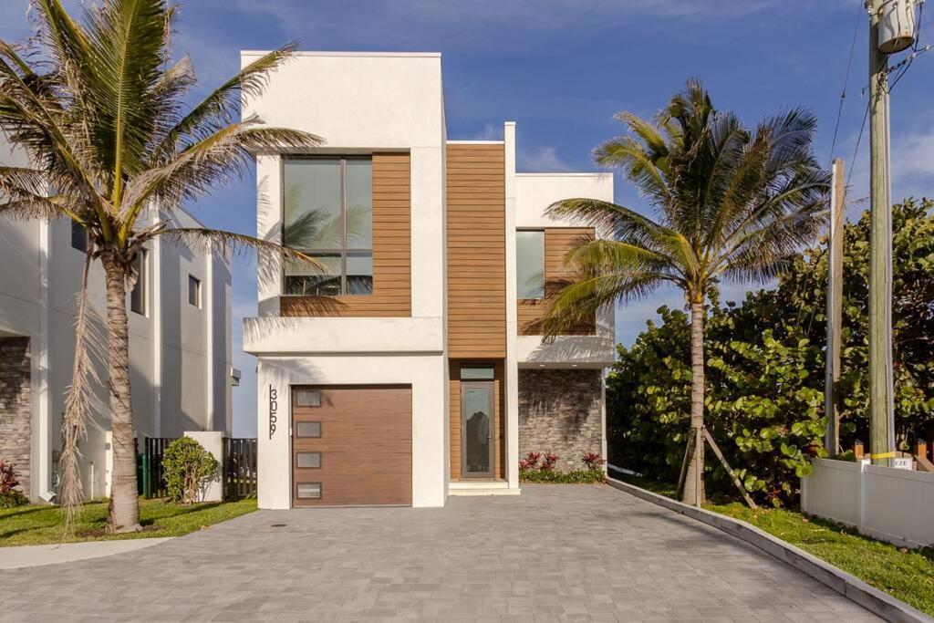 Oceanfront 4-bed Designer With Private Pool Villa