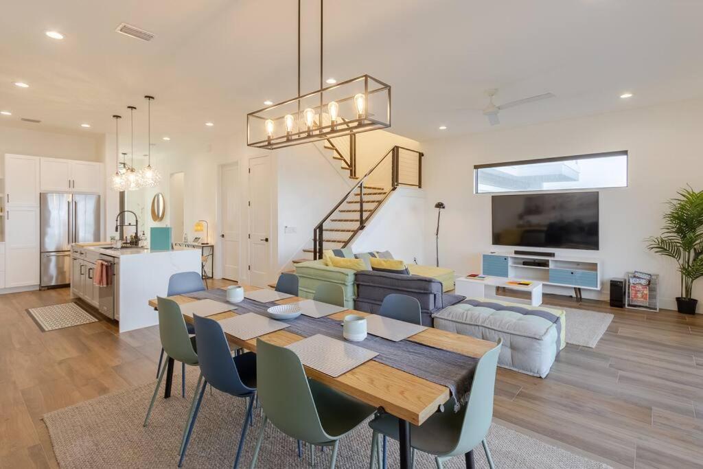 Villa Oceanfront 4-bed Designer With Private Pool *