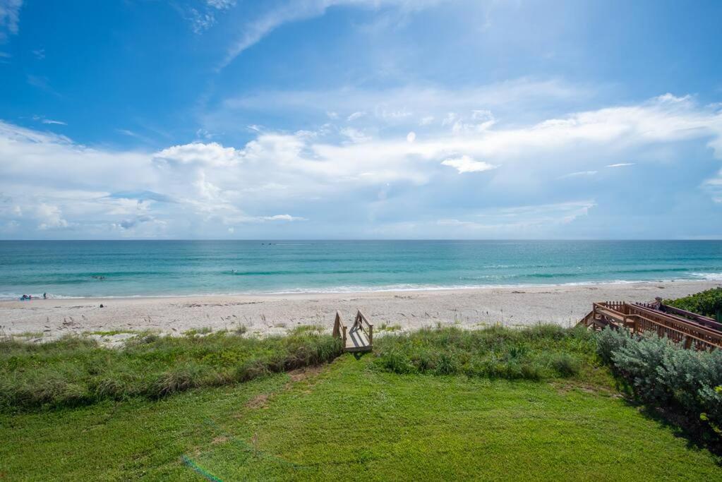 Villa Oceanfront 4-bed Designer With Private Pool *