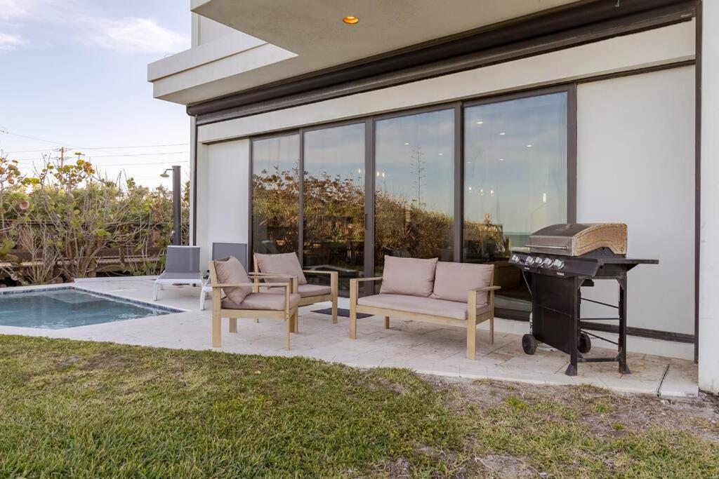 Villa Oceanfront 4-bed Designer With Private Pool *