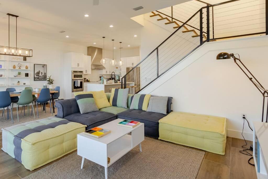 Oceanfront 4-bed Designer With Private Pool Villa *