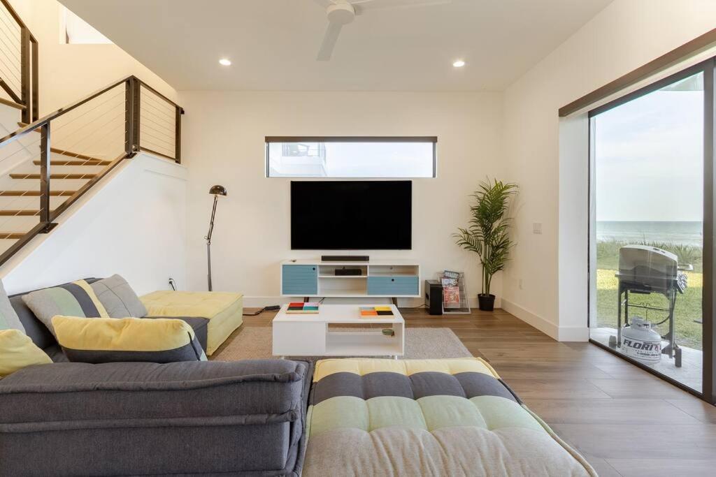 Villa Oceanfront 4-bed Designer With Private Pool *