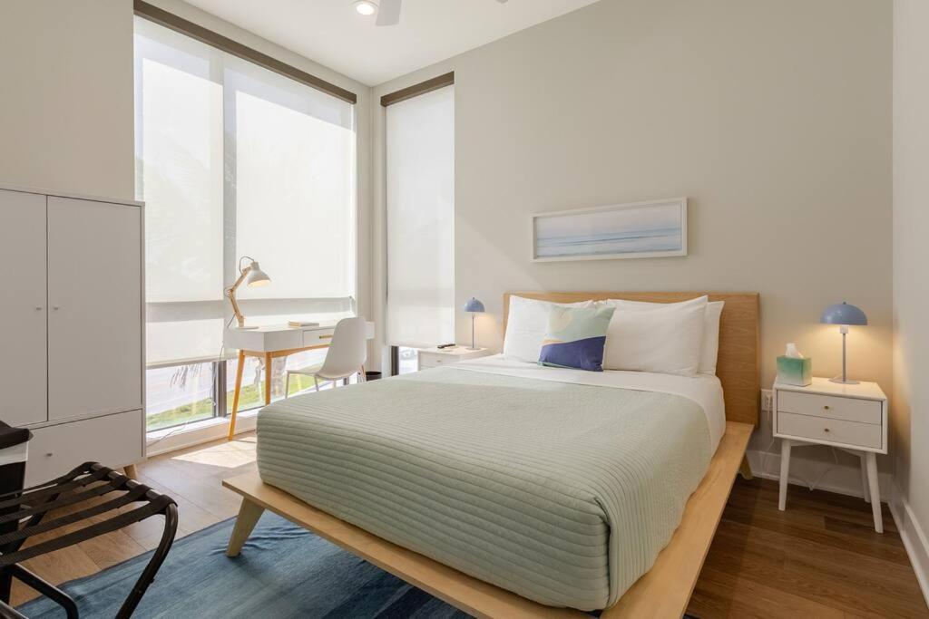 Oceanfront 4-bed Designer With Private Pool