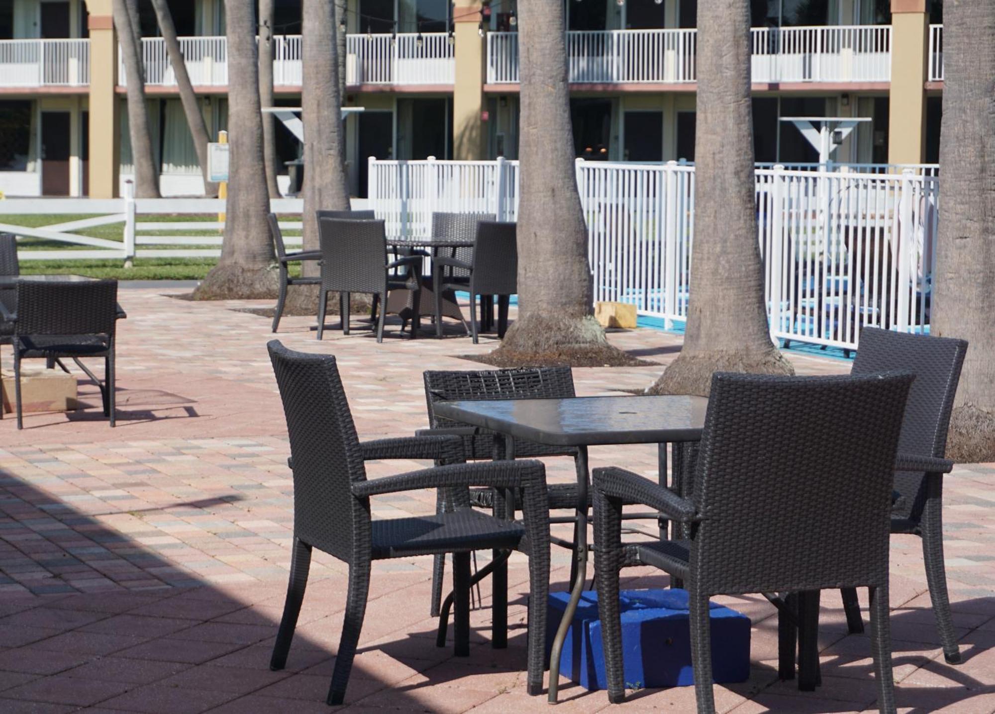 Island Of Space Coast Lodge