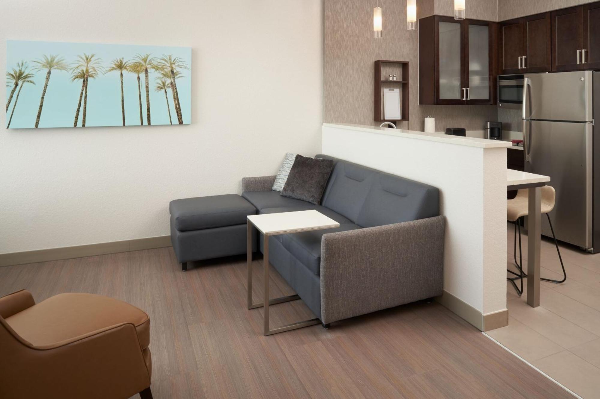By Marriott West Palm Downtown 3* West Palm Beach