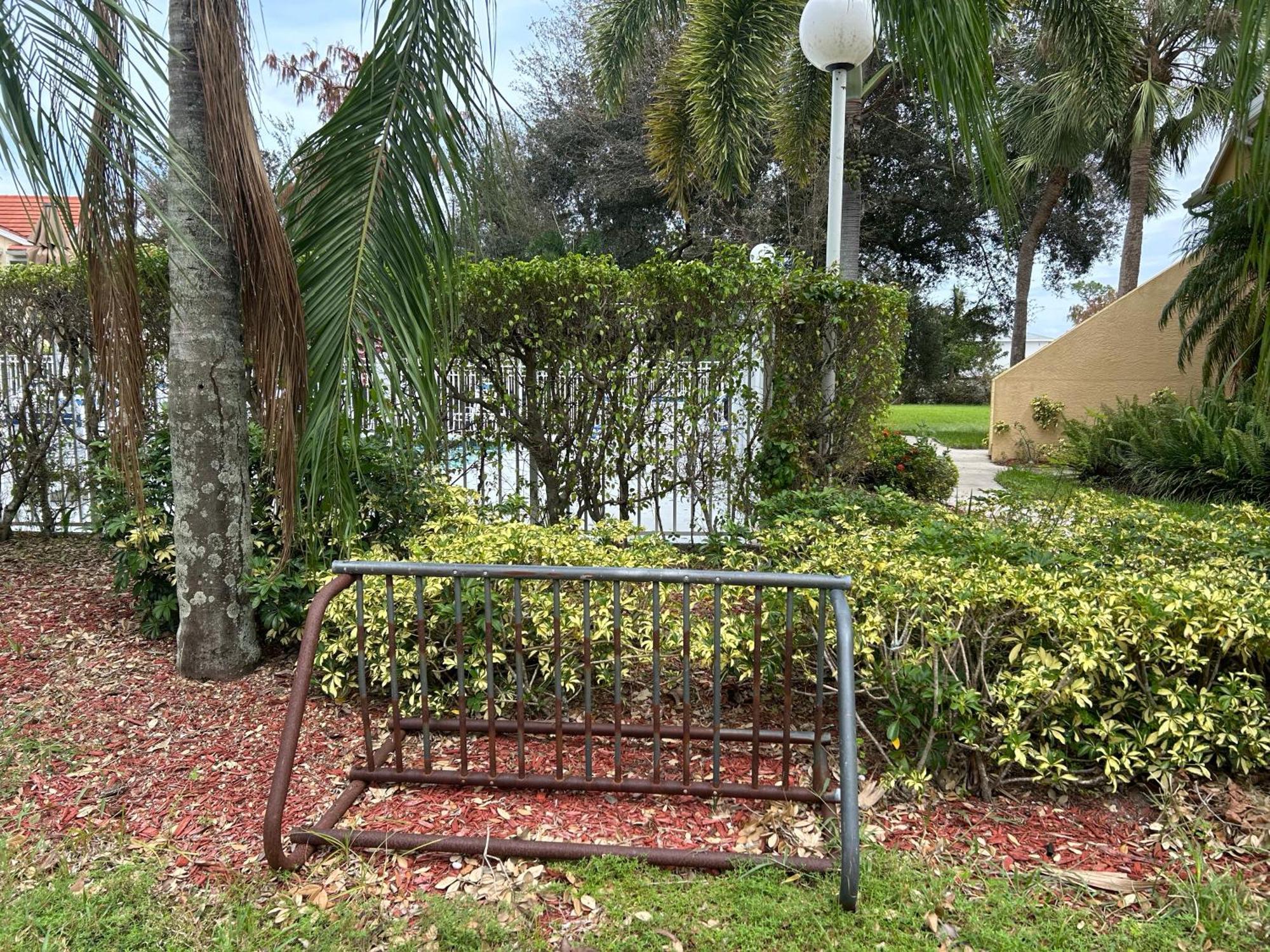 Beautiful Two Master Bedroom In Myers, Venetian Palms