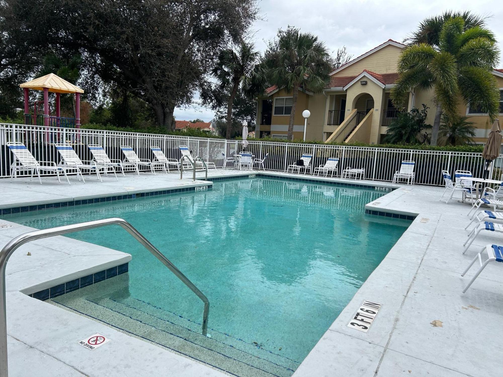 Beautiful Two Master Bedroom In Myers, Venetian Palms *