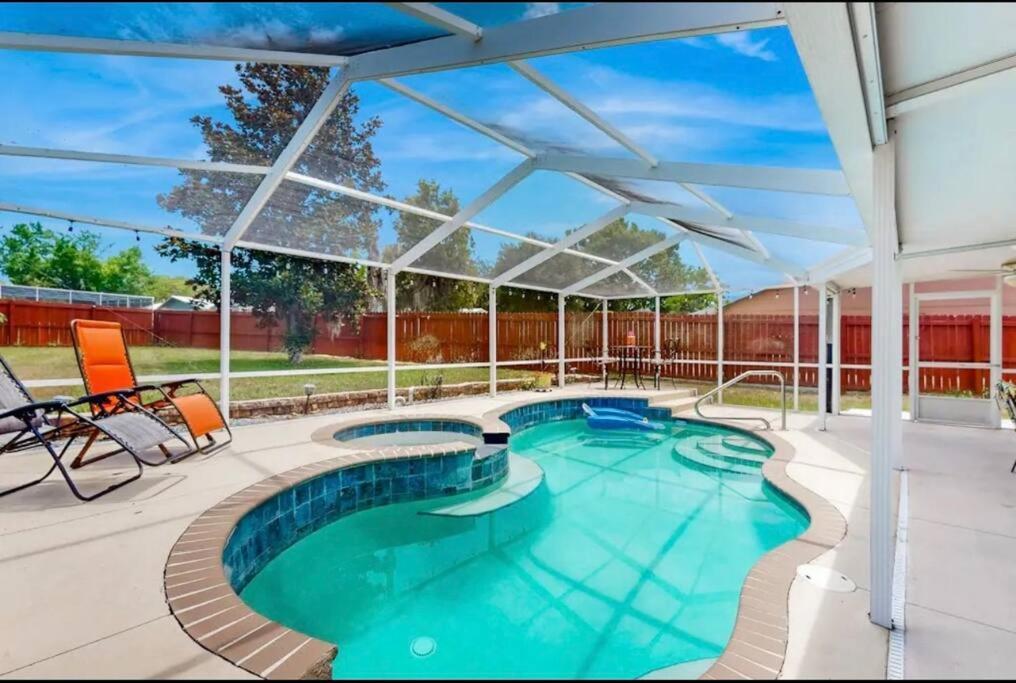 Sunset Oasis Pool Holiday home *