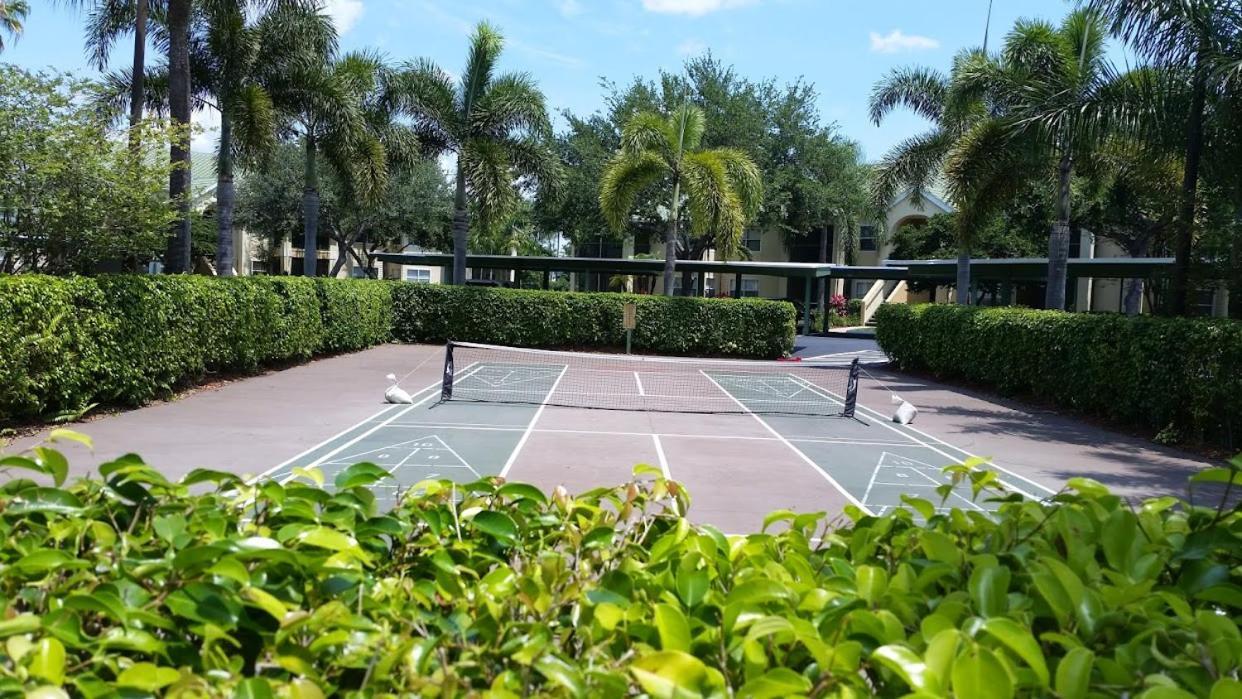 Beautiful Two Master Bedroom In Myers, Venetian Palms Apartment *