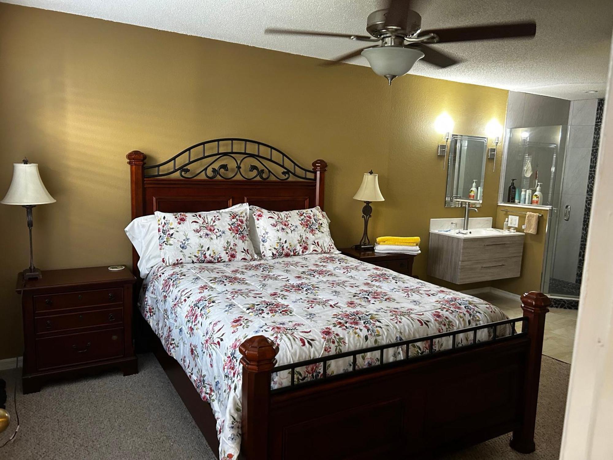 Beautiful Two Master Bedroom In Myers, Venetian Palms Apartment Fort Myers