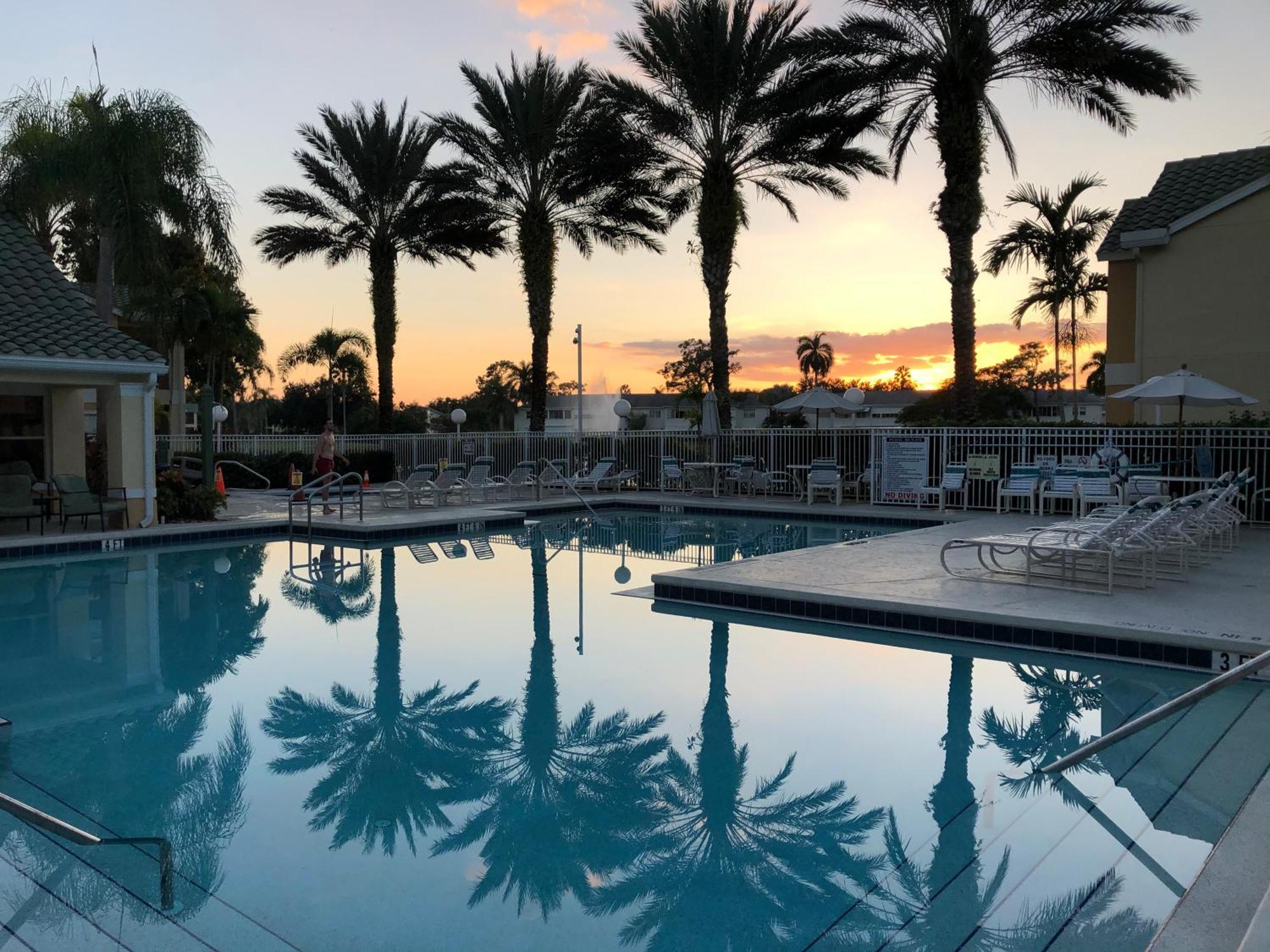 Beautiful Two Master Bedroom In Myers, Venetian Palms Apartment *