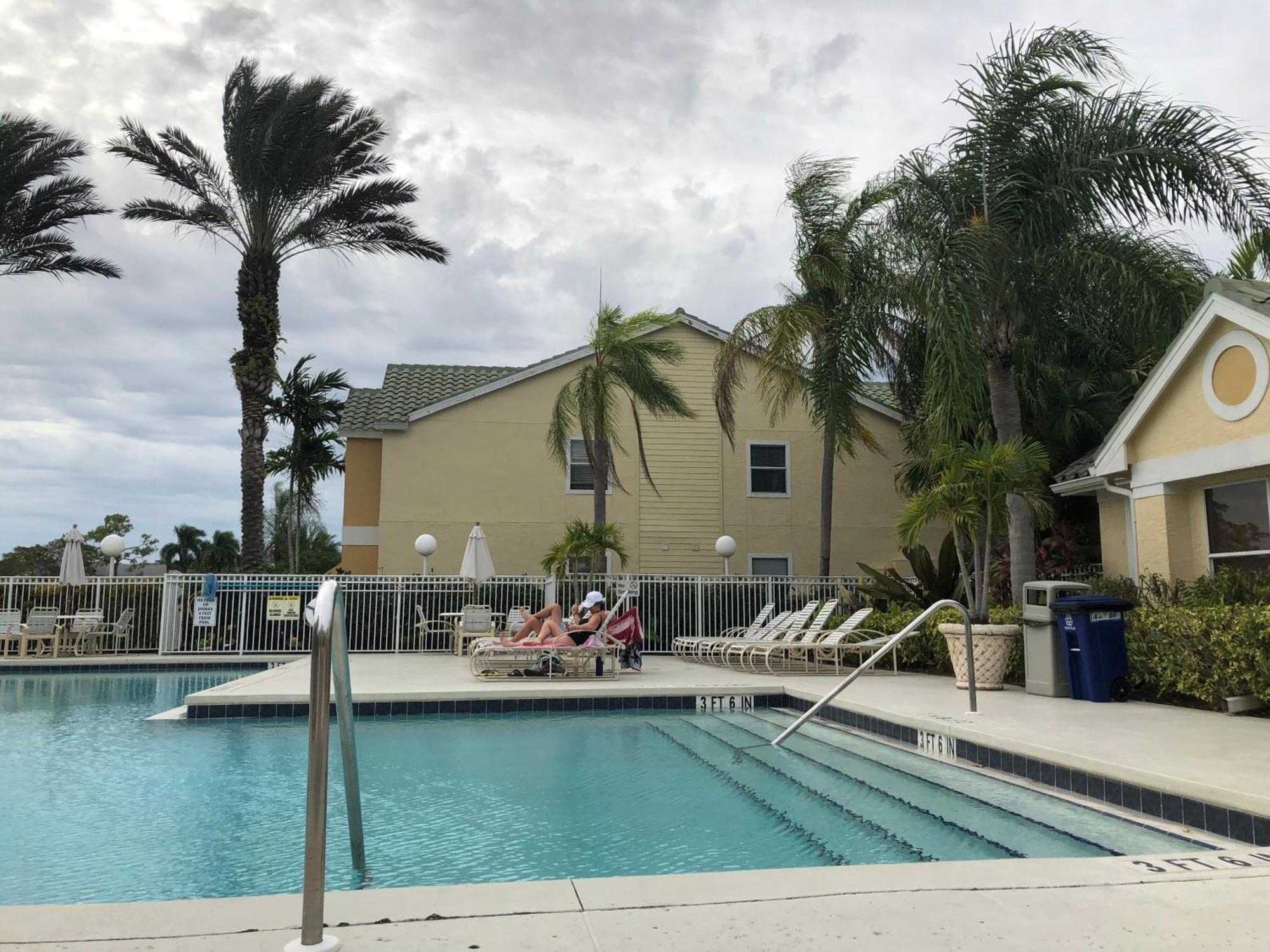 Beautiful Two Master Bedroom In Myers, Venetian Palms