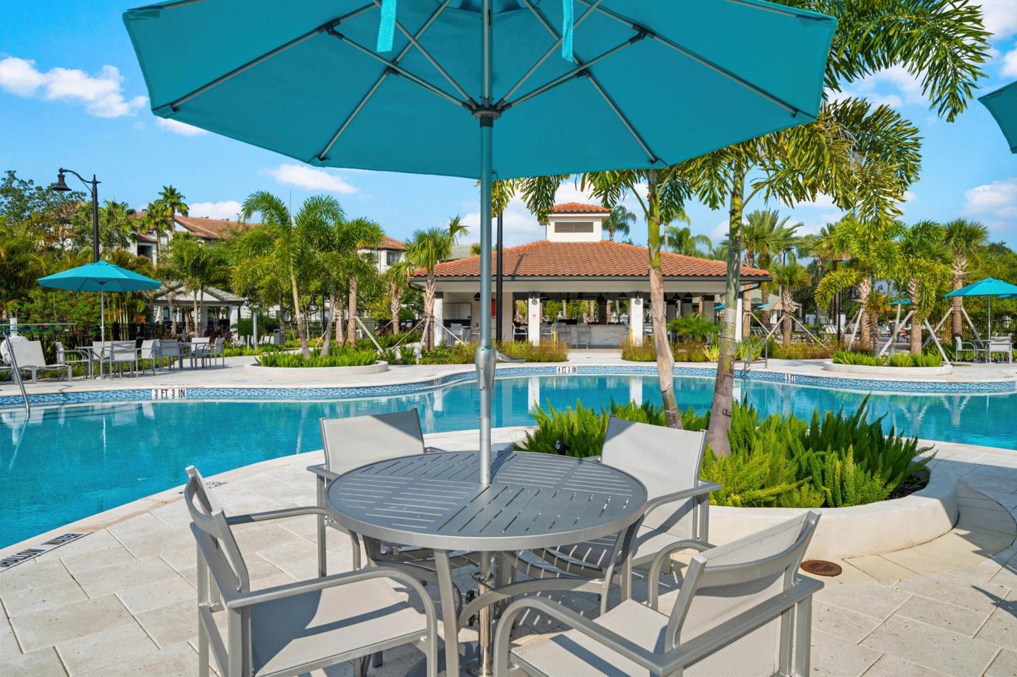 Lakeview At Vista Cay Apartment
