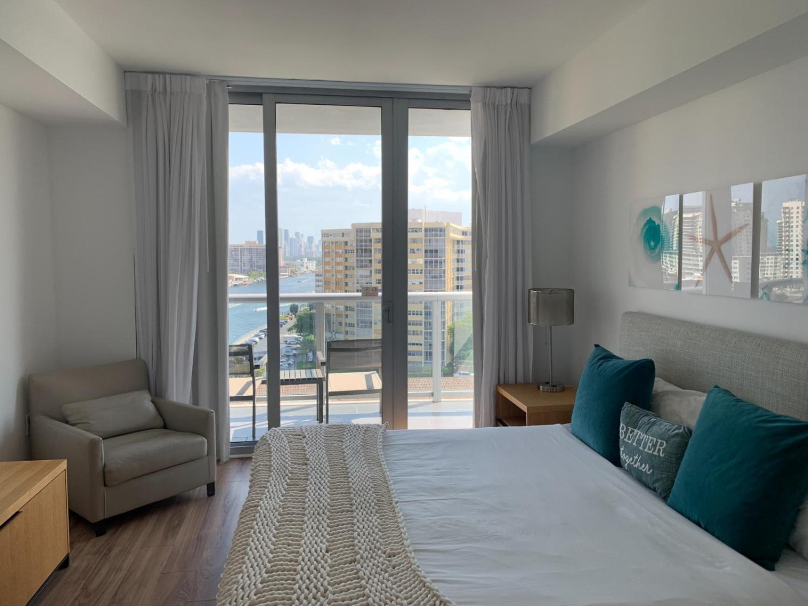 Mvr At Beachwalk Apartment Hallandale Beach