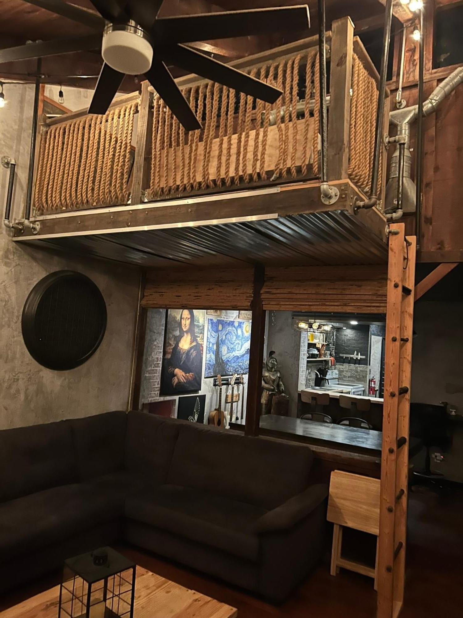 Luxury Industrial Rustic Loft * Orlando