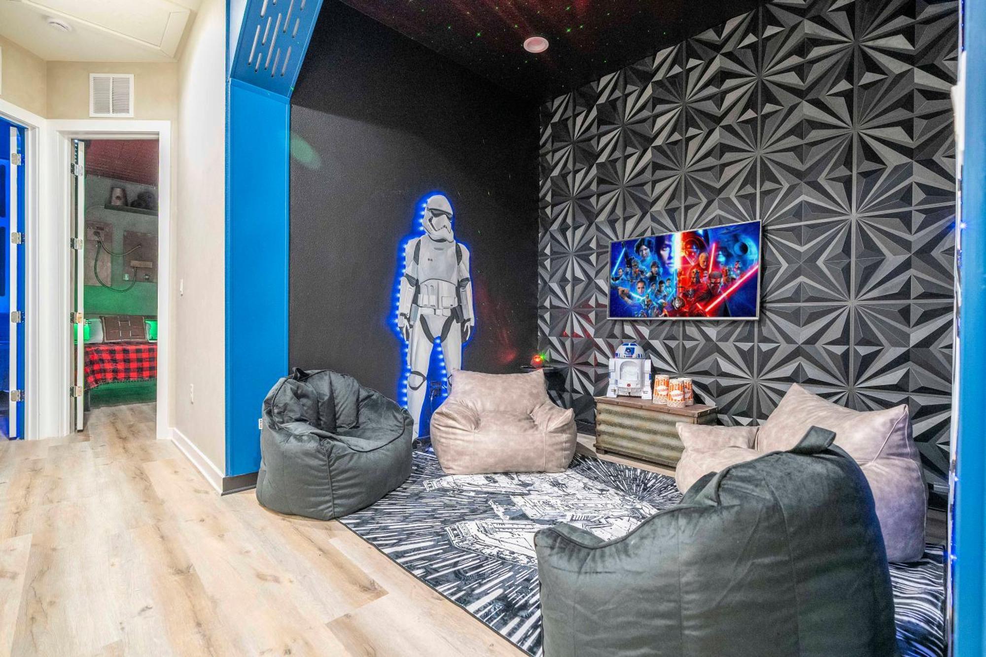 A Galaxy's Edge Experience Awaits 5 Min To