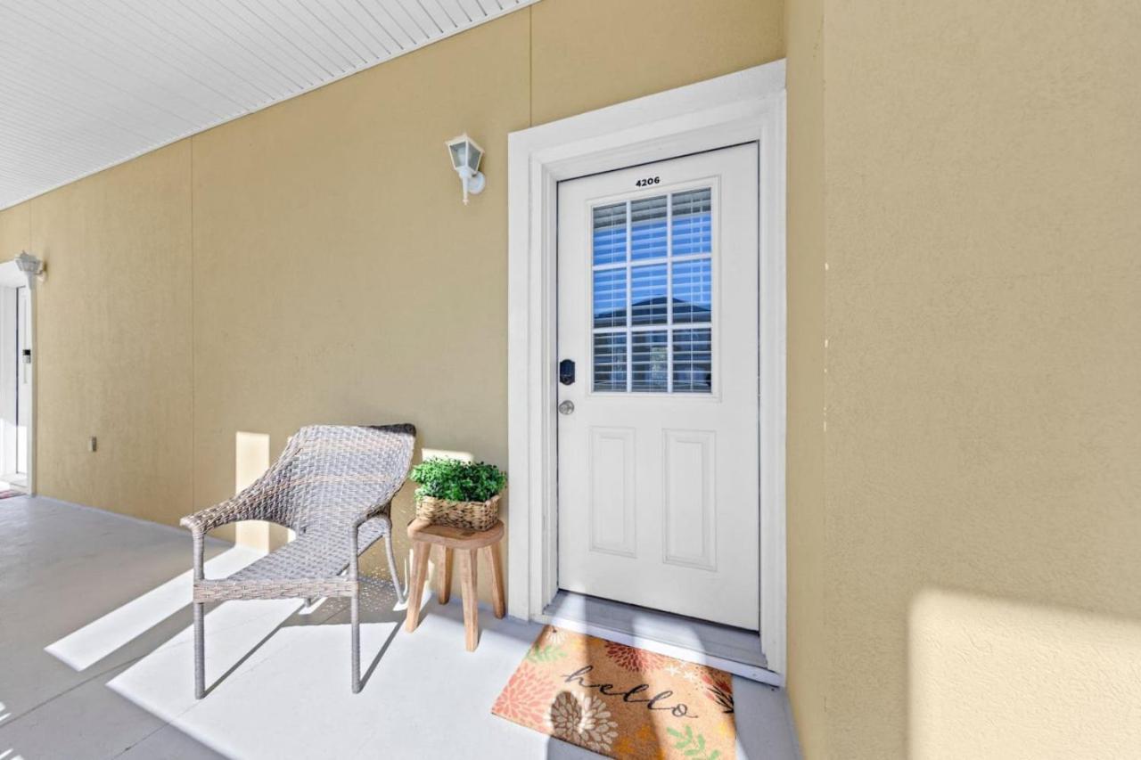 With Pool And And Access With 4 Beds On 30a Apartment