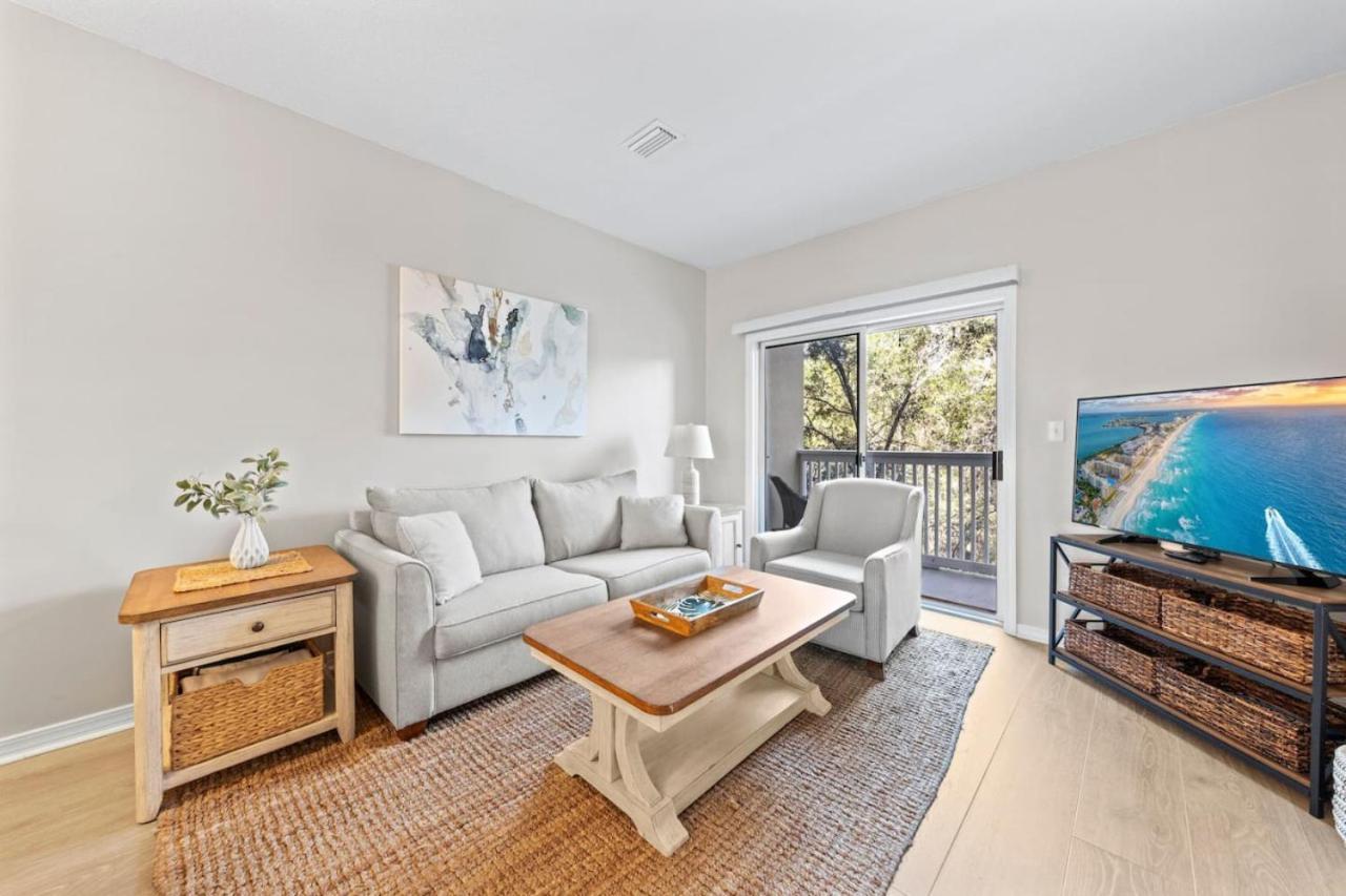 With Pool And And Access With 4 Beds On 30a Apartment