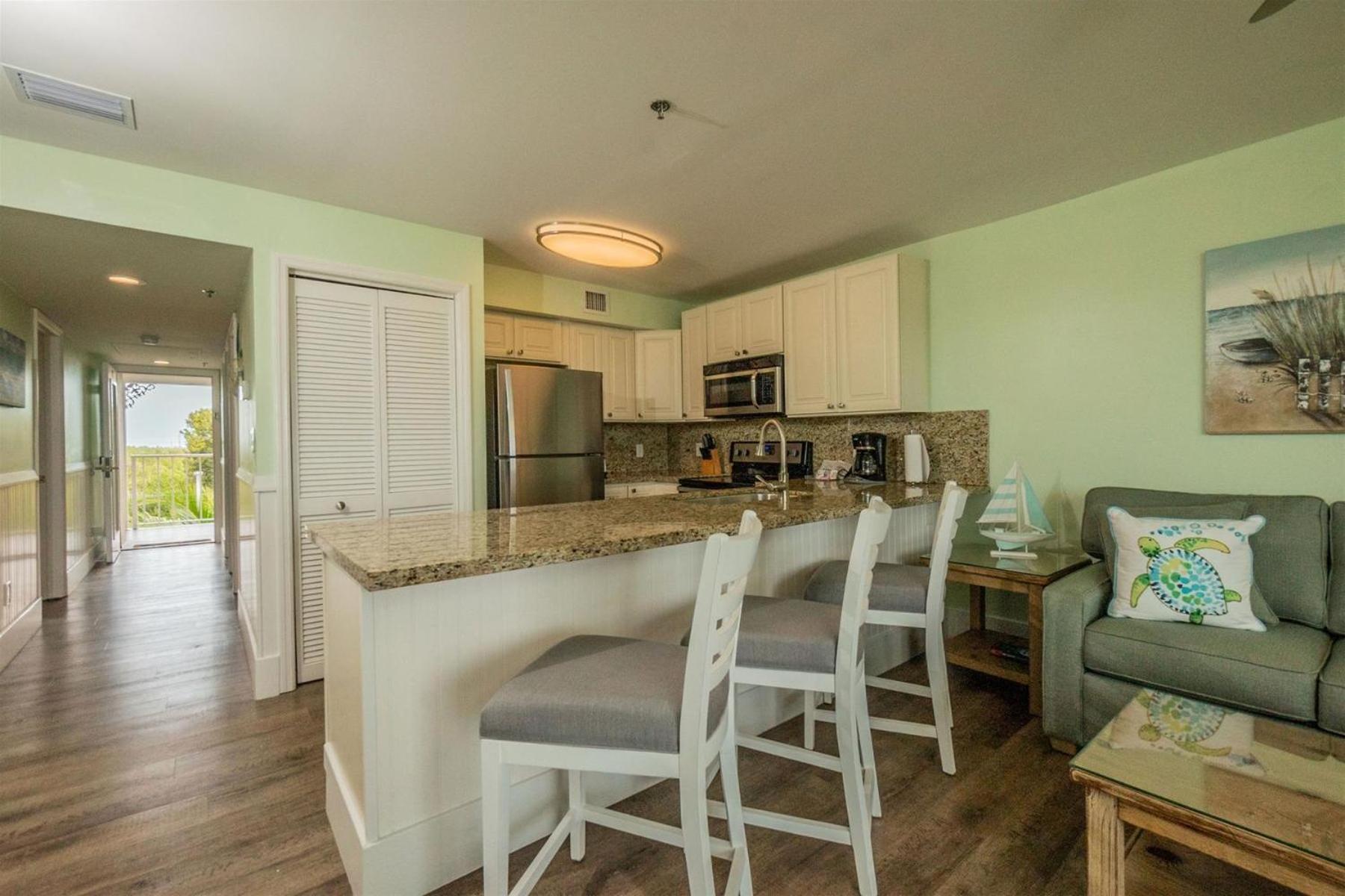 2405 Ocean Pointe Apartment