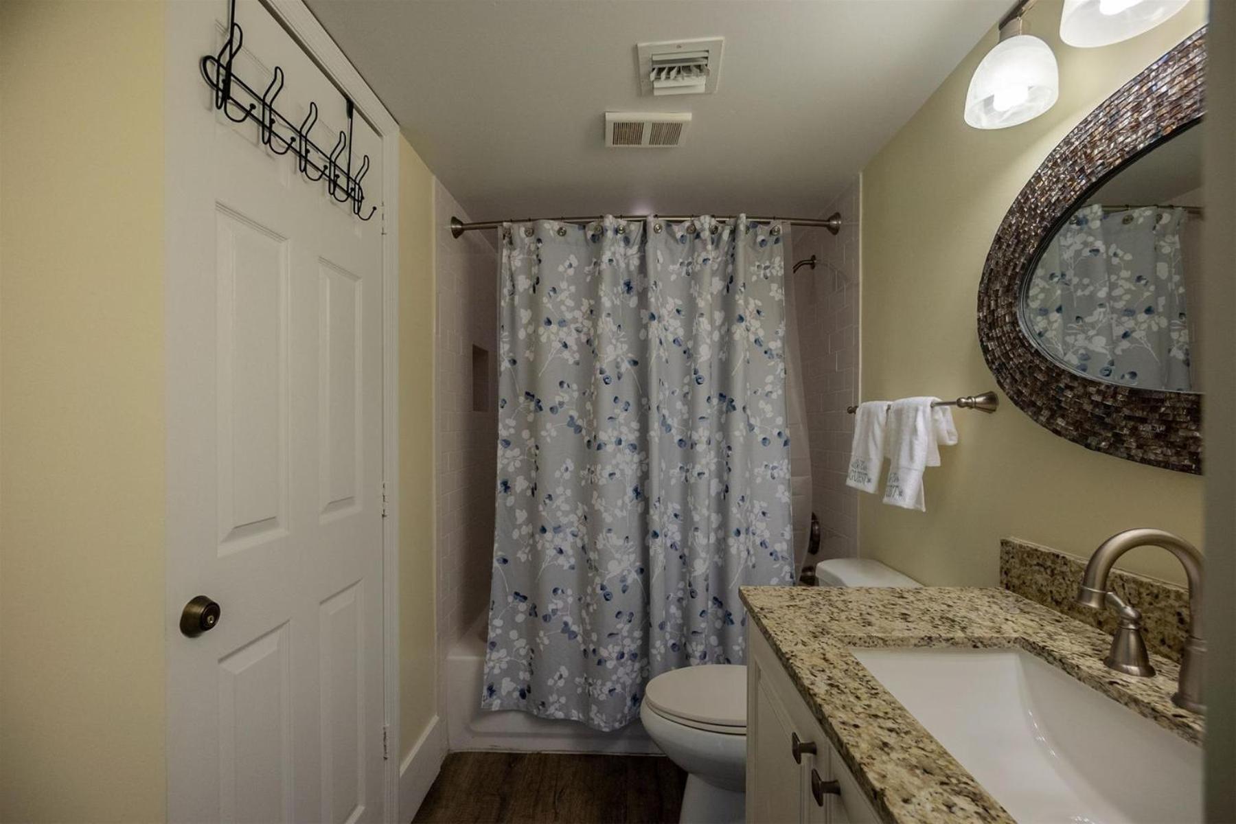 2405 Ocean Pointe Apartment