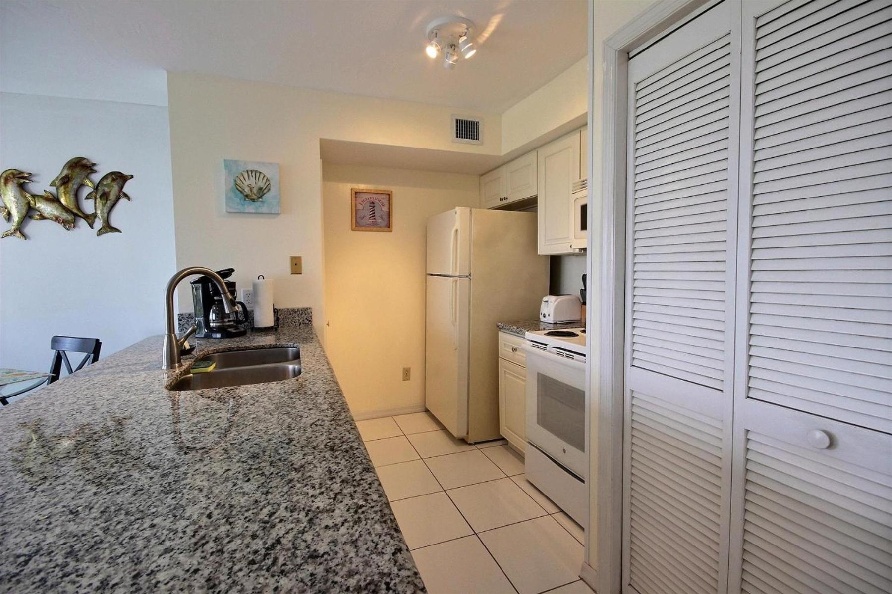 2306 Ocean Pointe Apartment
