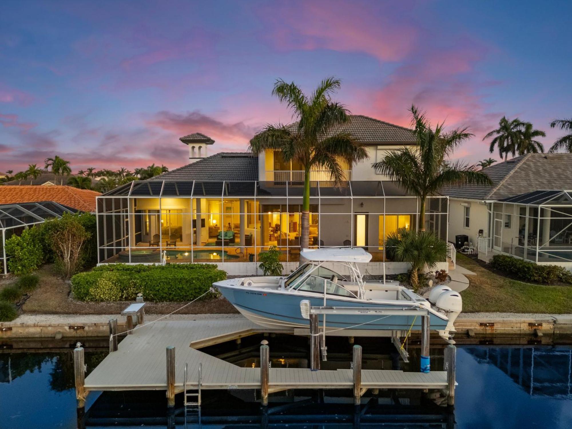 Unique 5 Bed Waterfront Woodbine Ct With Private Pool *