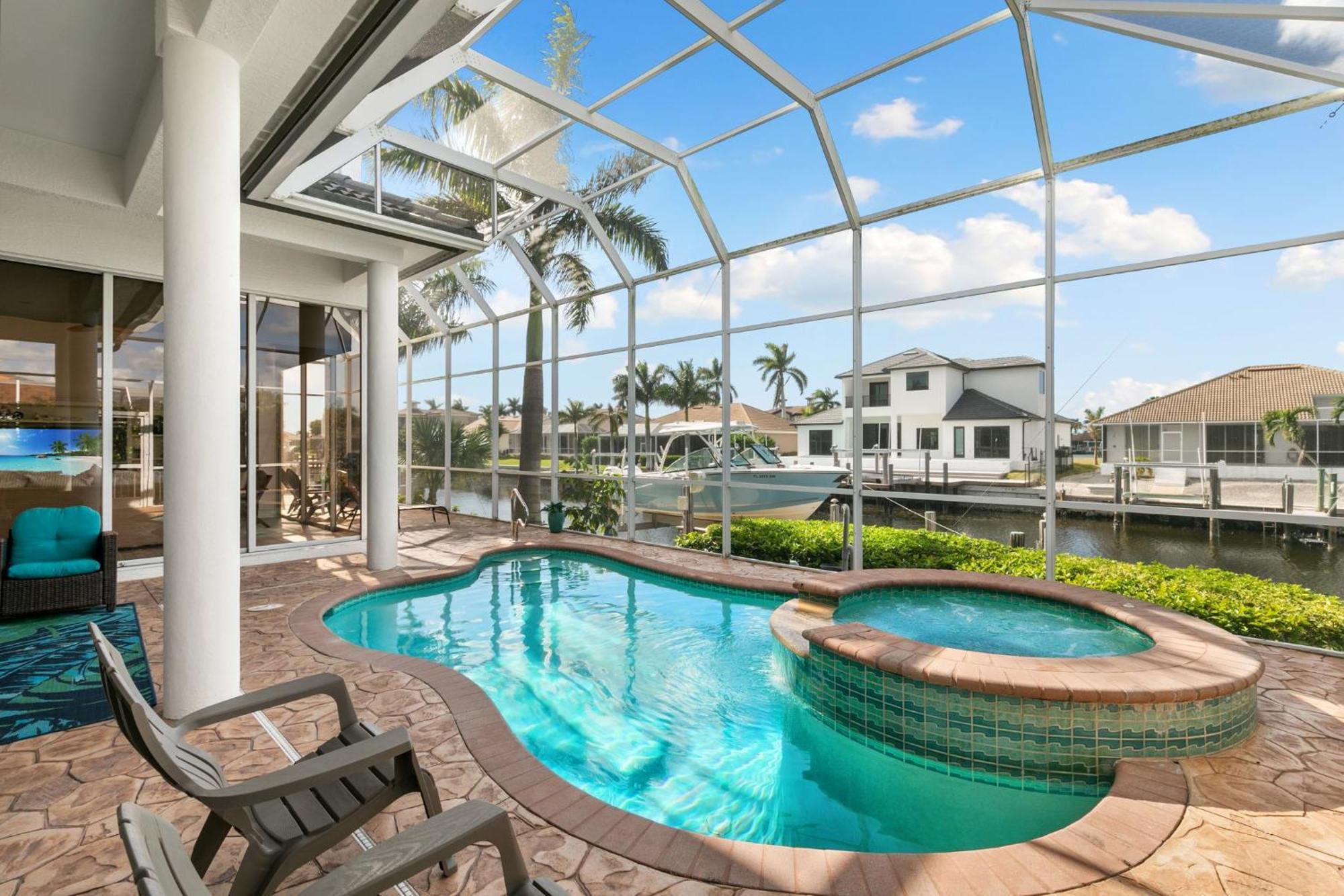 Unique 5 Bed Waterfront Woodbine Ct With Private Pool * Marco Island
