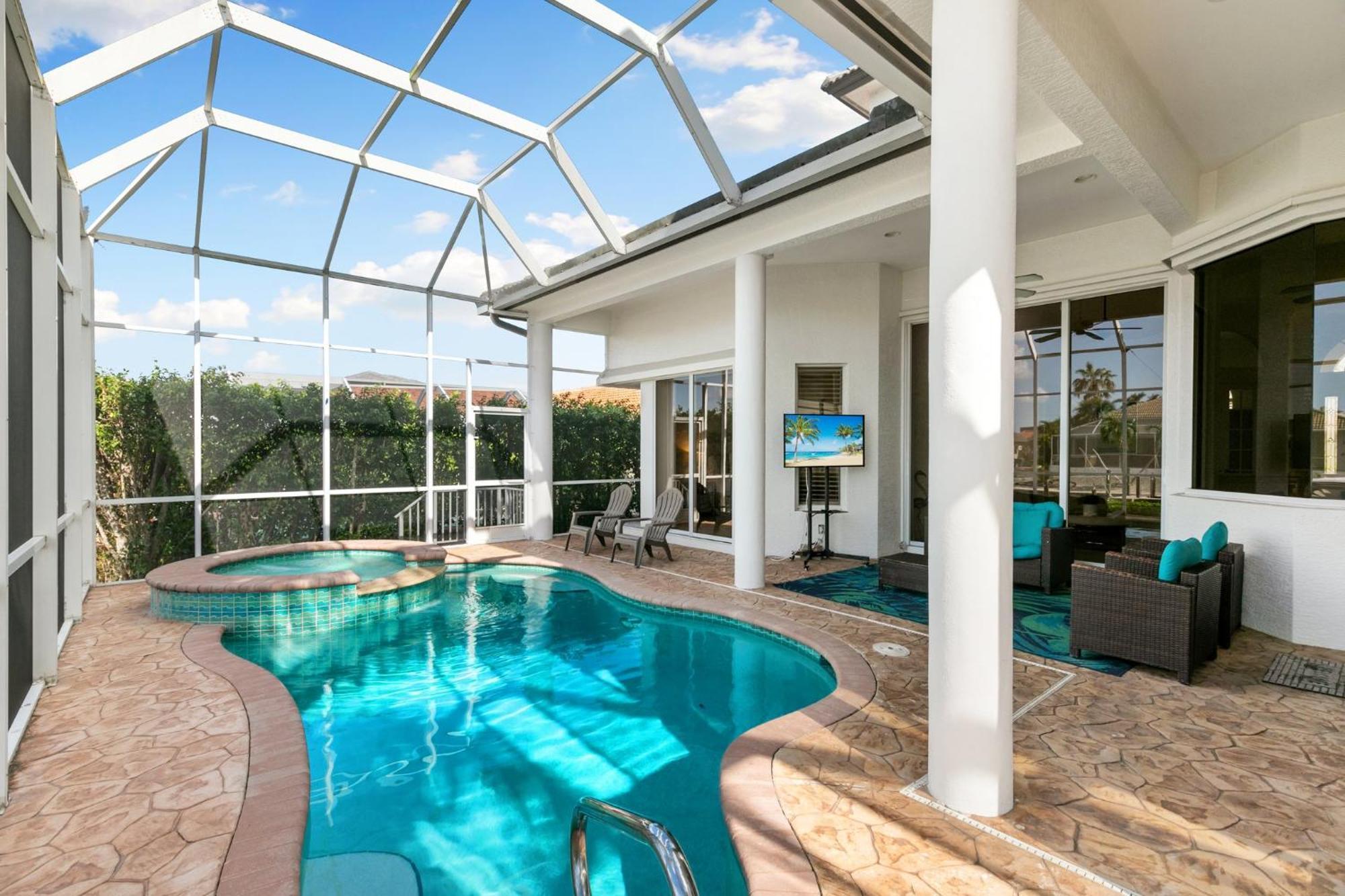 Unique 5 Bed Waterfront Woodbine Ct With Private Pool