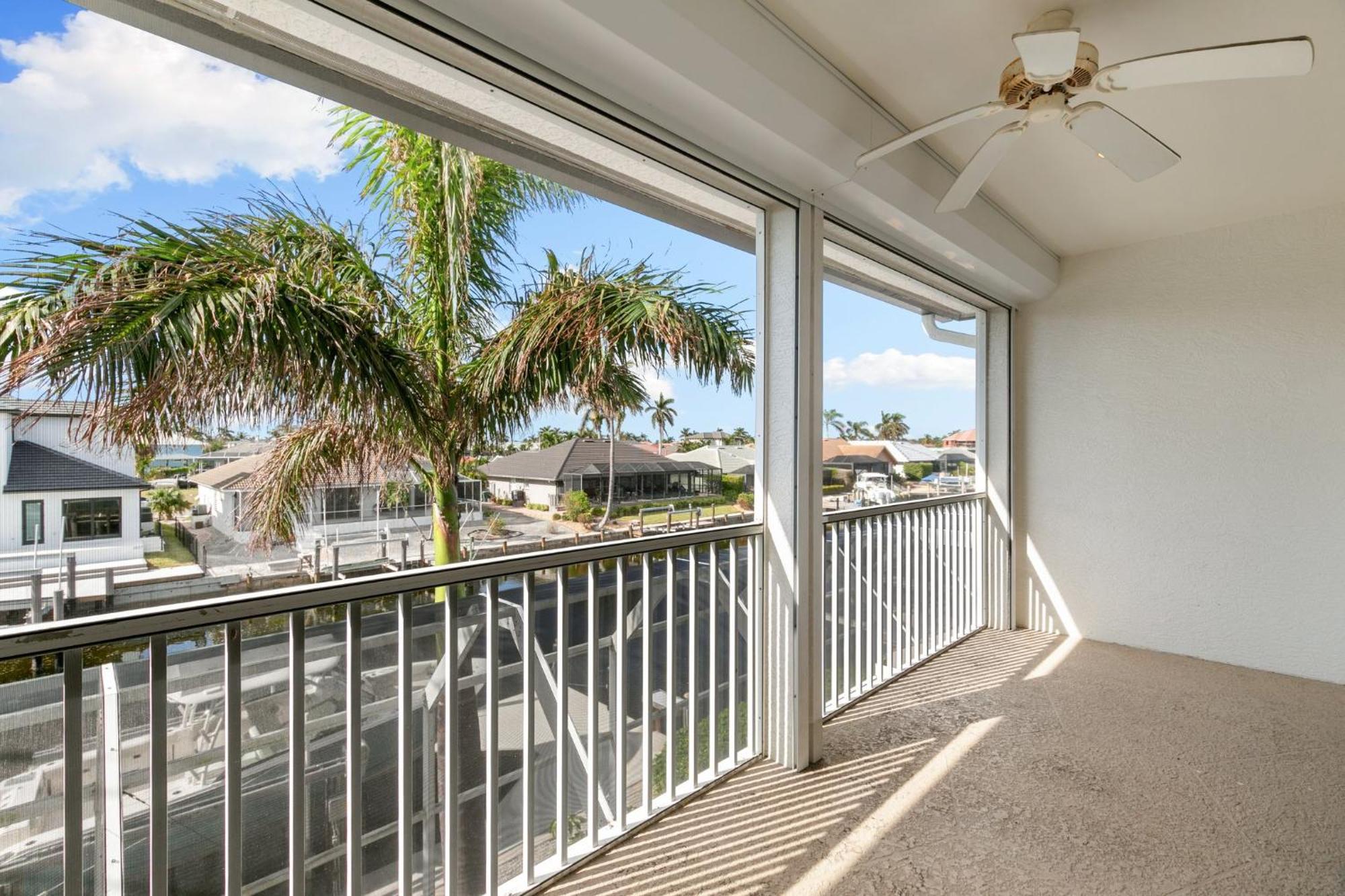 Unique 5 Bed Waterfront Woodbine Ct With Private Pool Holiday home Marco Island