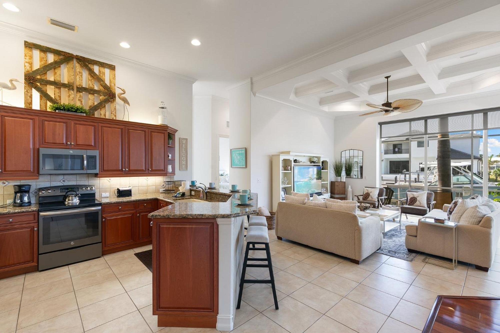 Holiday home Unique 5 Bed Waterfront Woodbine Ct With Private Pool *