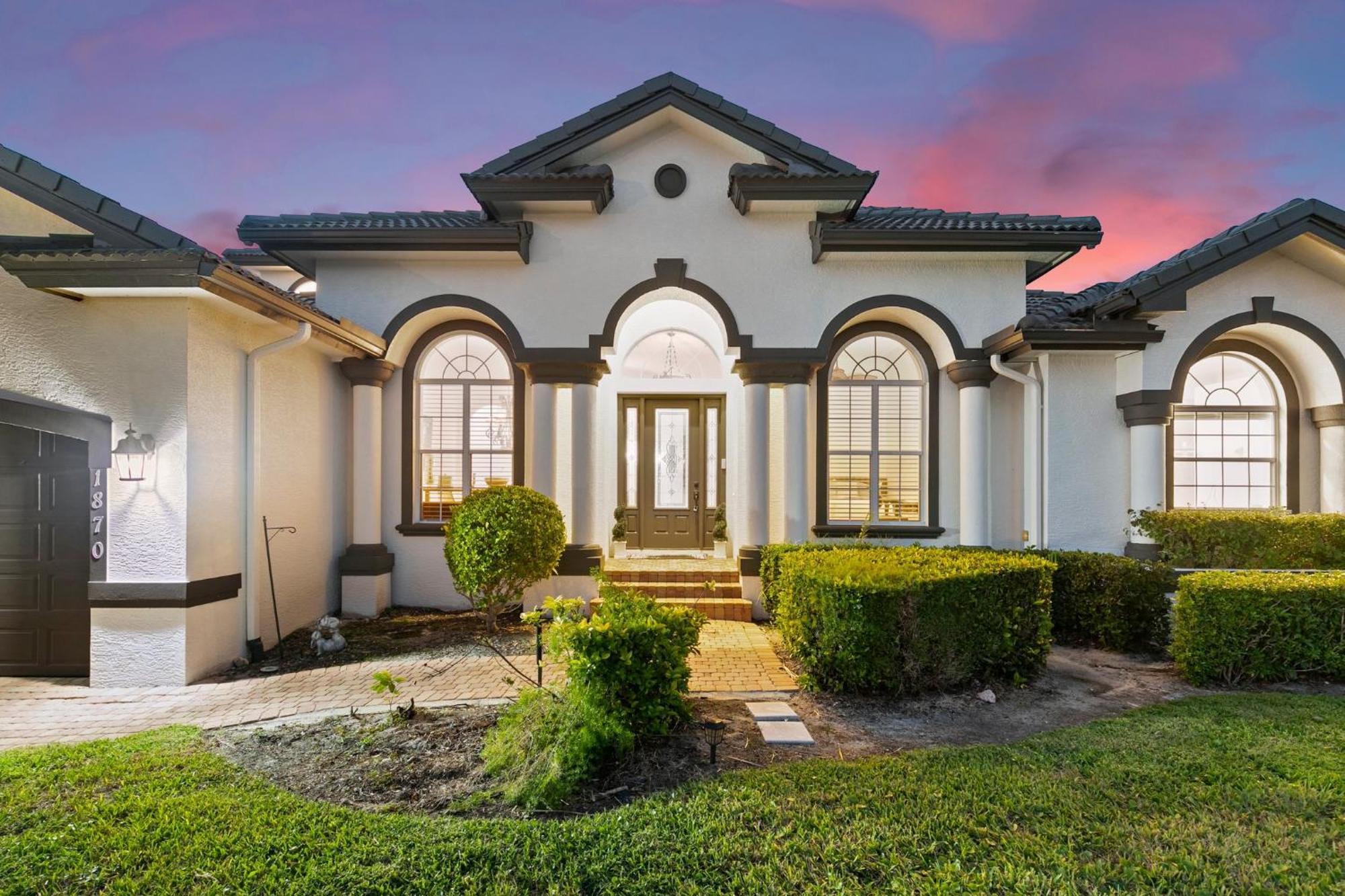 Unique 5 Bed Waterfront Woodbine Ct With Private Pool Marco Island