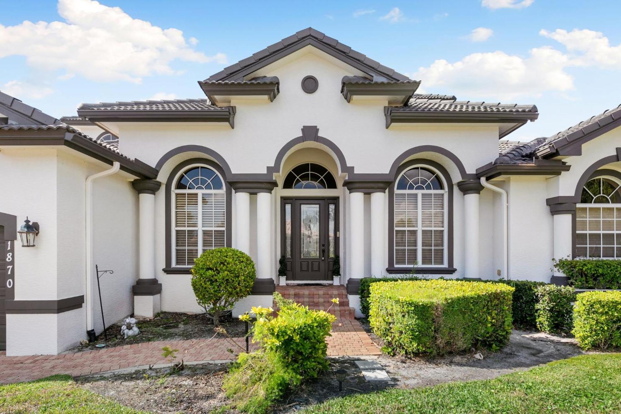 Unique 5 Bed Waterfront Woodbine Ct With Private Pool Holiday home *