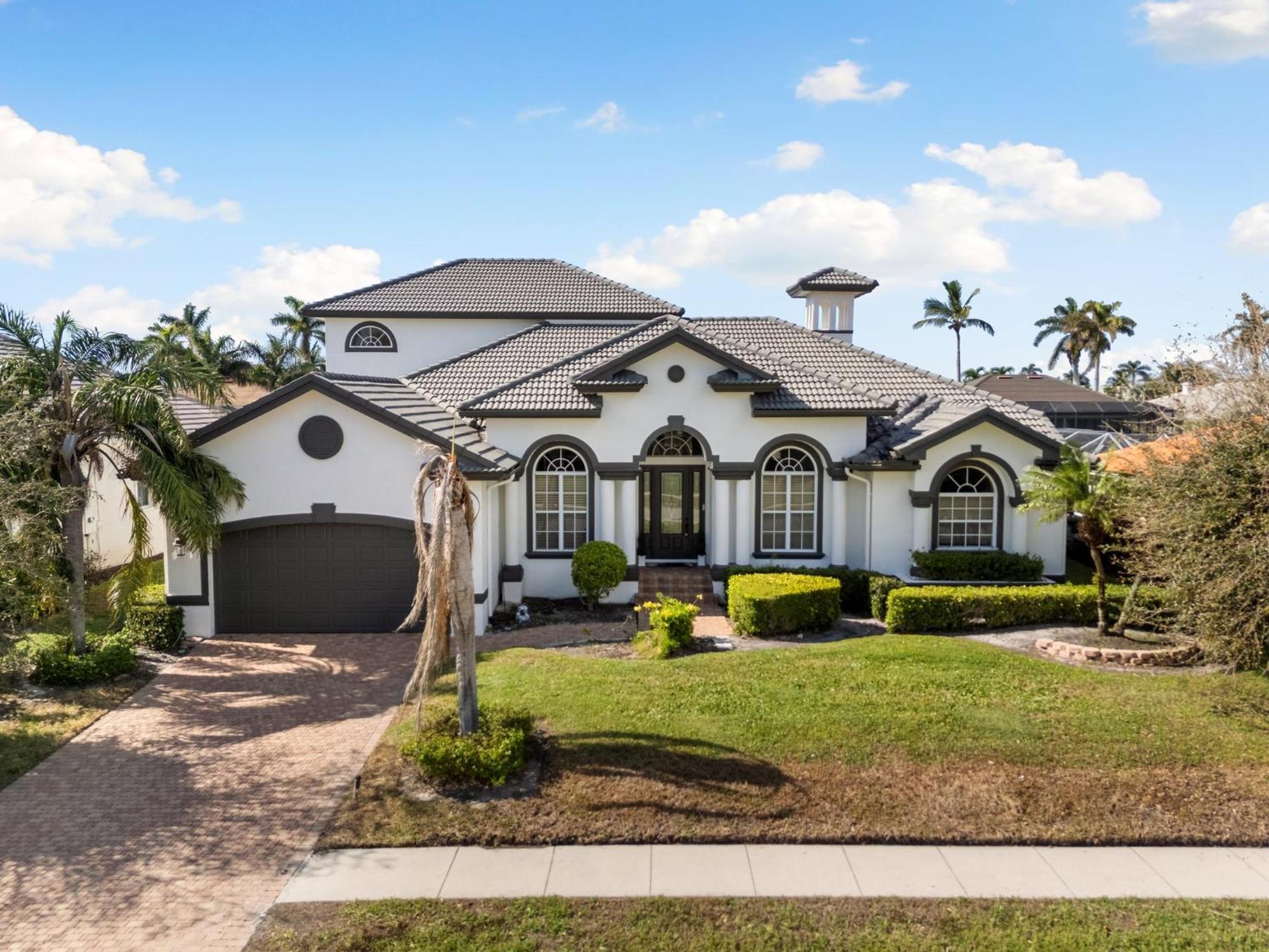 Holiday home Unique 5 Bed Waterfront Woodbine Ct With Private Pool Marco Island