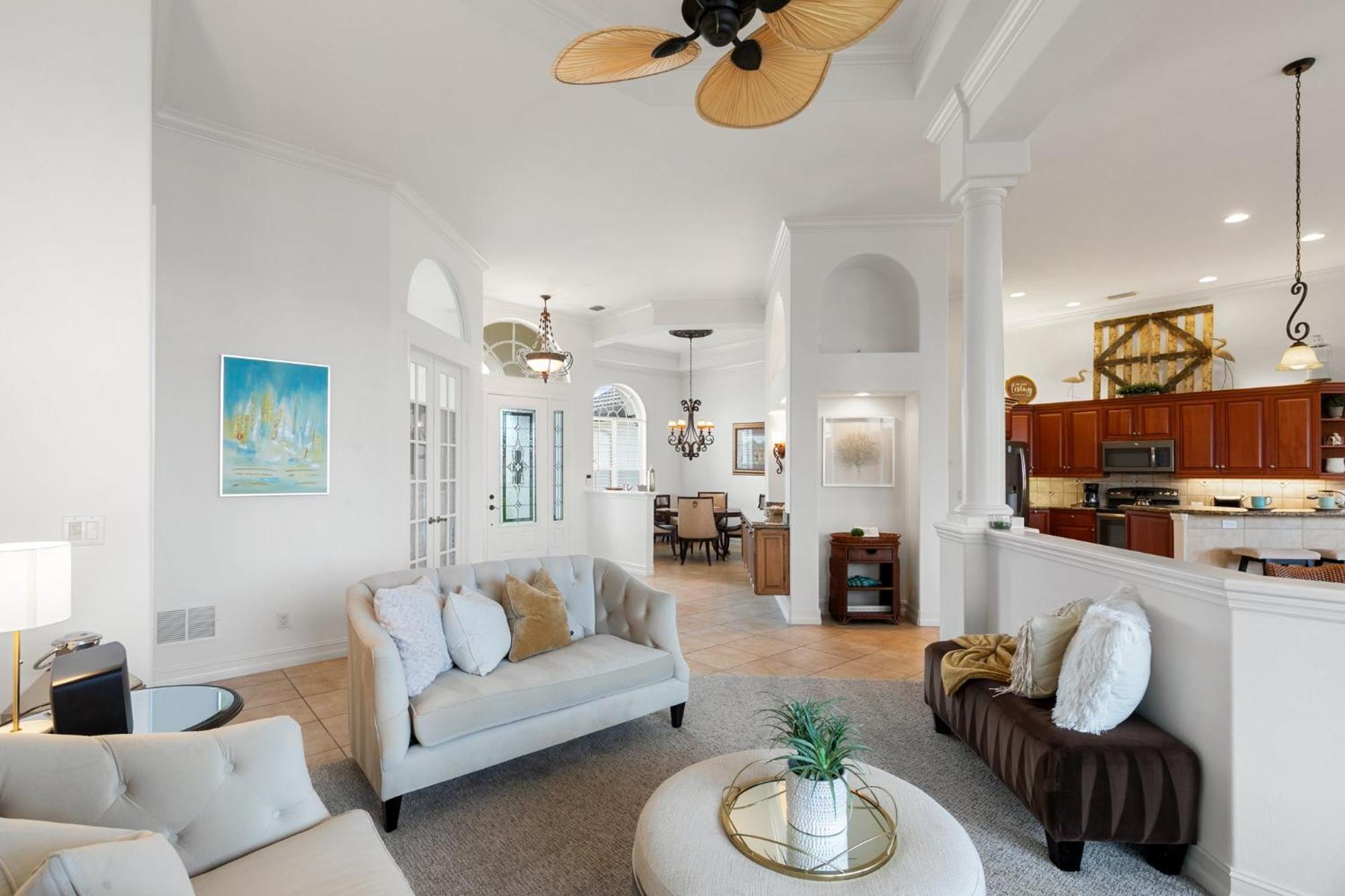 Unique 5 Bed Waterfront Woodbine Ct With Private Pool Holiday home *